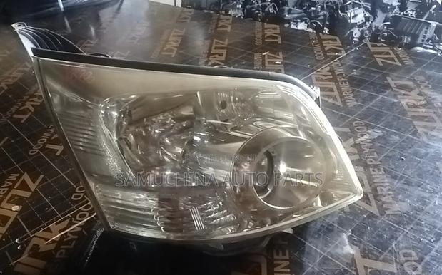 Headlight Toyota Noah Zrr70