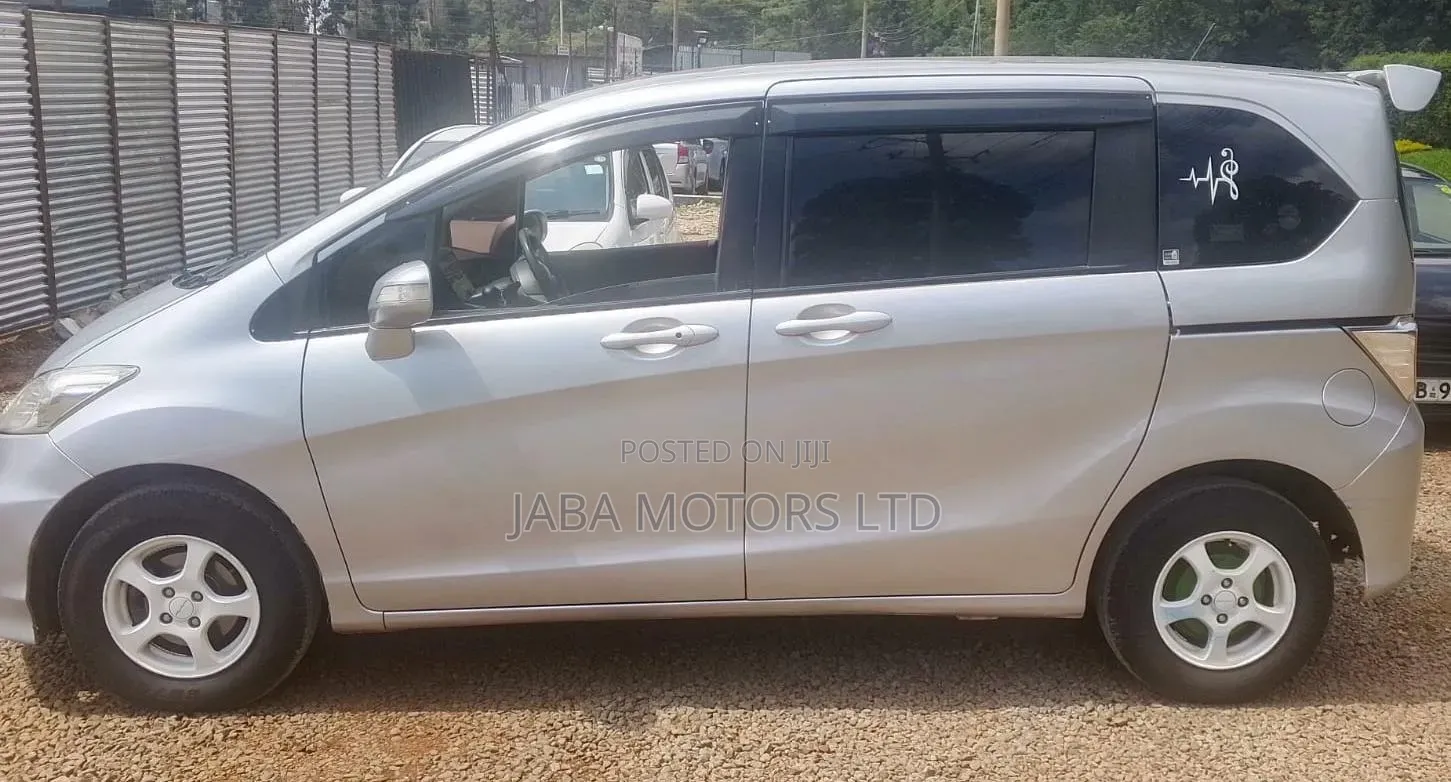 Honda Freed 2015 Silver