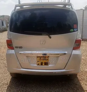 Honda Freed 2015 Silver