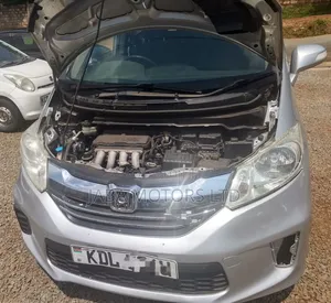 Honda Freed 2015 Silver