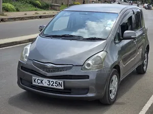 Toyota Ractis 2009 Gray
