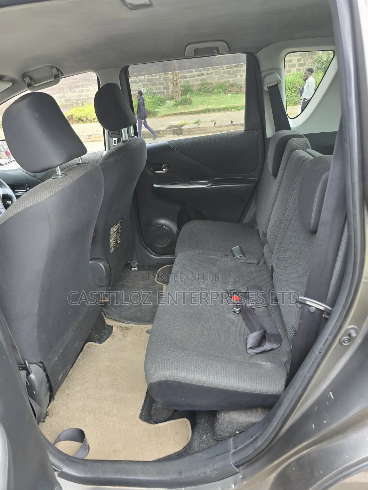 Toyota Ractis 2009 Gray