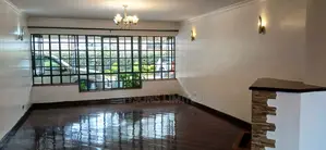 3bdrm Apartment in Upper Hill, Milimani for sale