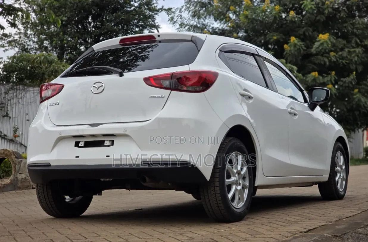 Mazda 2 2020 White