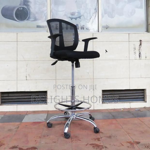 Cashier Chair