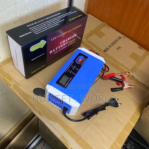 Portable 12v/24v Battery Charger – Smart Charging for All Vehicle Typ