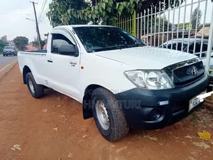 Toyota Hilux 2008 White