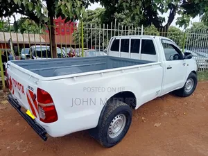Toyota Hilux 2008 White
