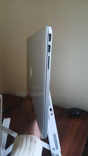 Laptop Apple MacBook Pro 16GB Intel Core i7 SSD 256GB