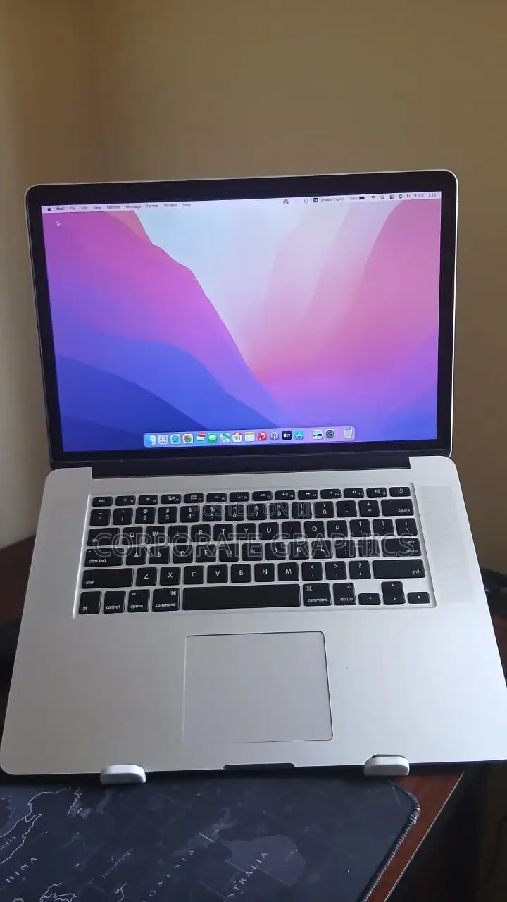 Laptop Apple MacBook Pro 16GB Intel Core i7 SSD 256GB