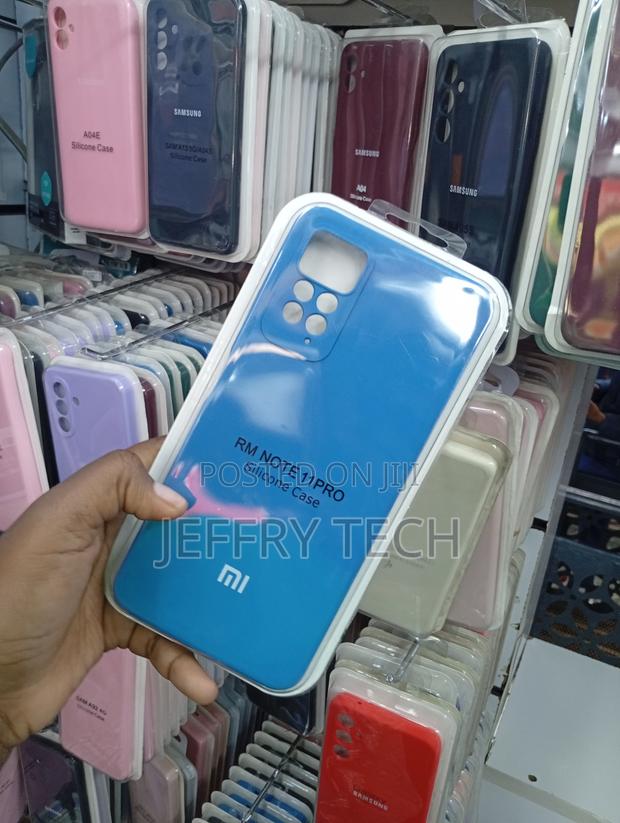 Xiaomi Redmi Note 11 Pro Bright Blue Silicone Case - thumbnail 2