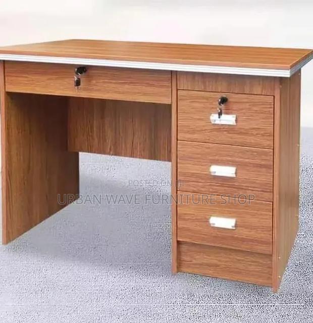 Pocket Price Study Desk
