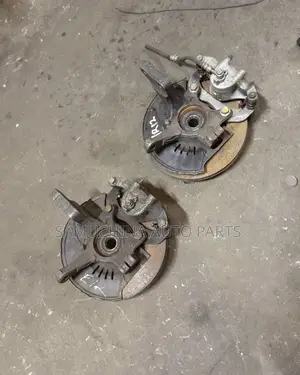 Front Hub Nissan Note E12