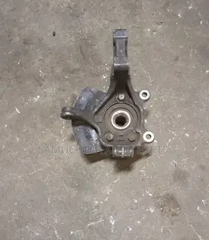 Front Hub Nissan Tiida