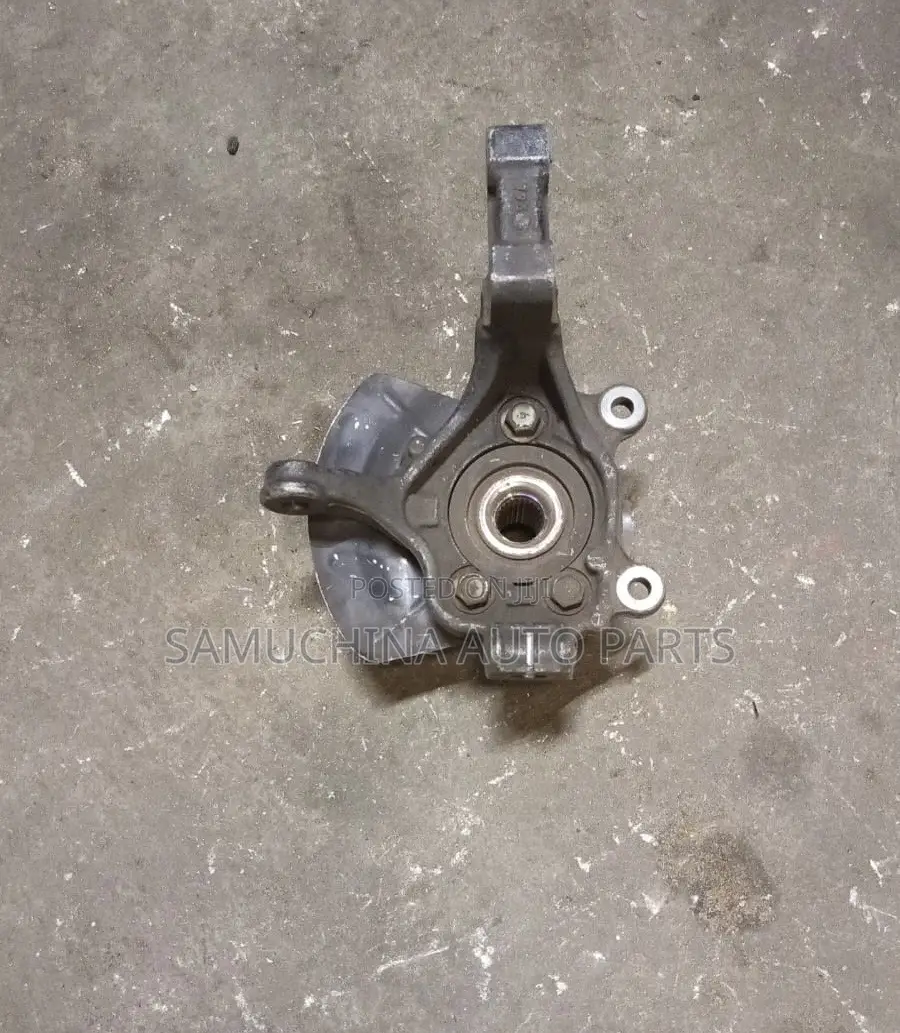 Front Hub Nissan Tiida