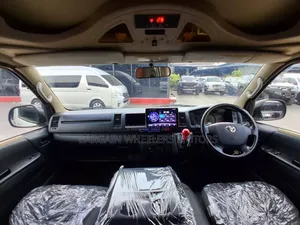 Toyota Grand HiAce 2019 White