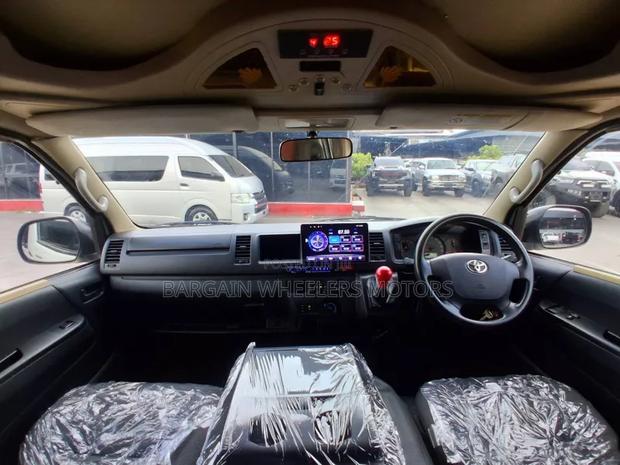 Toyota Grand HiAce 2019 White - thumbnail 5