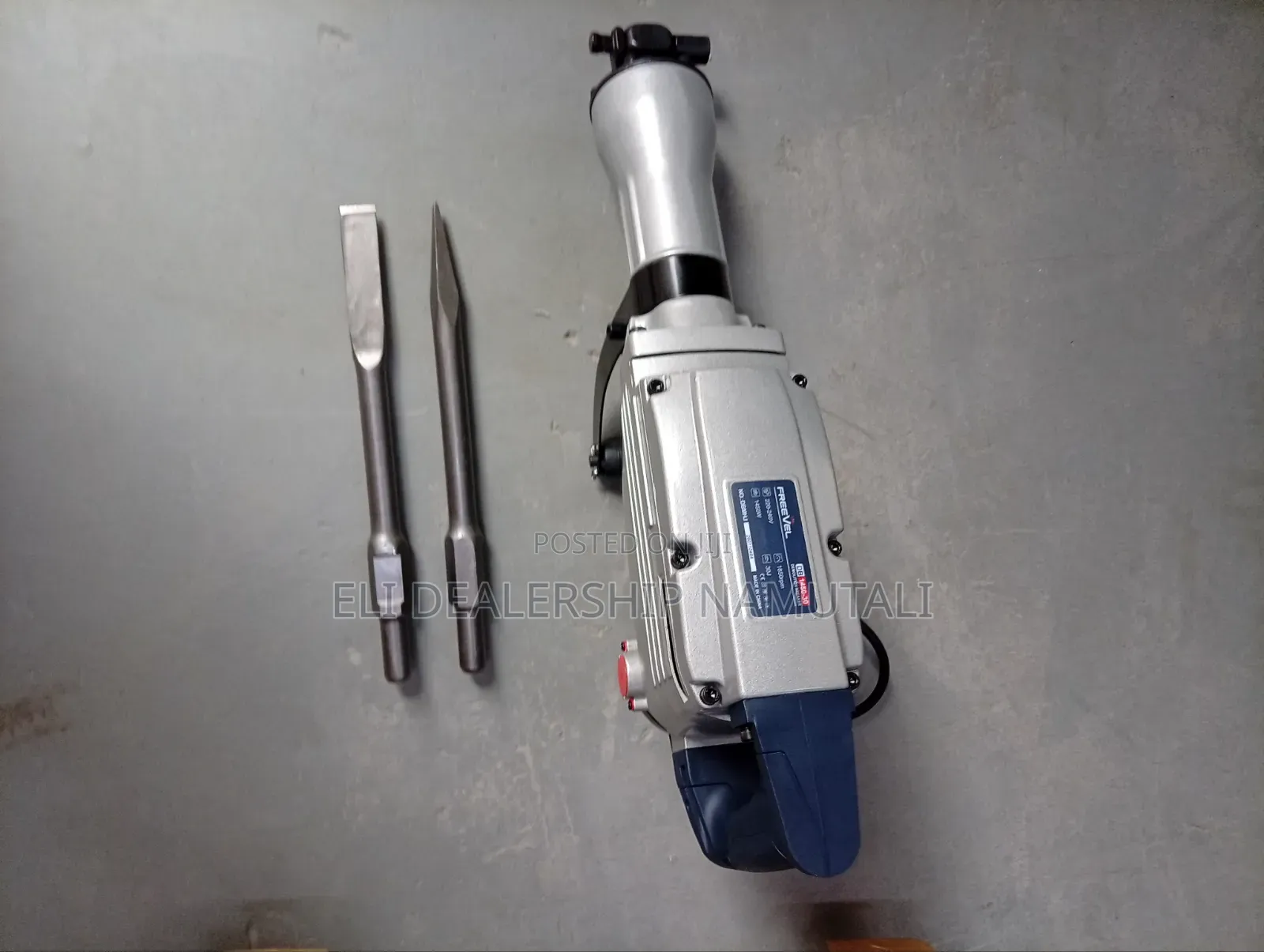 Freevel 1450w Concrete Breaking Machine With Flat Pointed Chisels