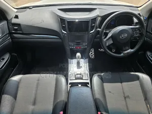 Subaru Legacy 2.5i Limited Sedan 2012 White