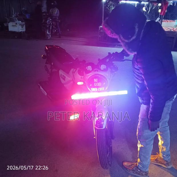 Bajaj Boxer 2022 White - thumbnail 3