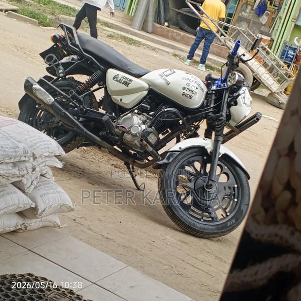 Bajaj Boxer 2022 White - thumbnail 5