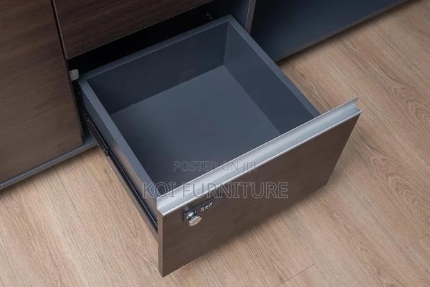 Office Desk; 1.8 Meters Executive Classical Office Desk - thumbnail 7