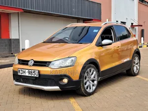 Volkswagen Polo 2015 Orange