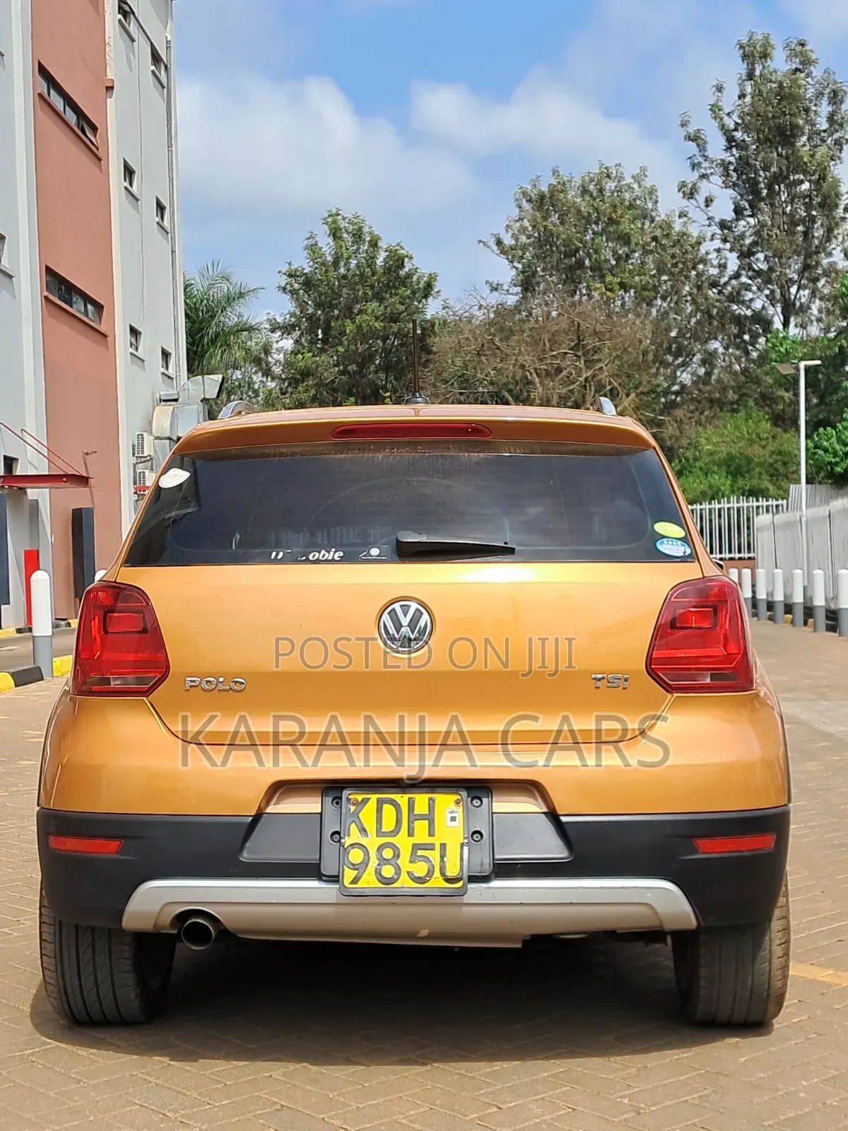 Volkswagen Polo 2015 Orange