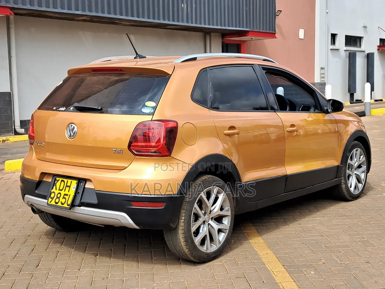 Volkswagen Polo 2015 Orange