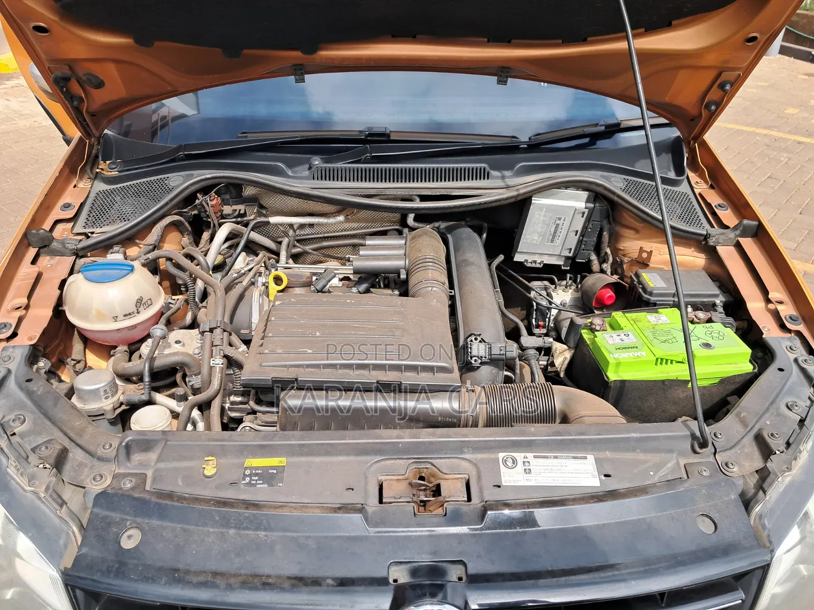 Volkswagen Polo 2015 Orange