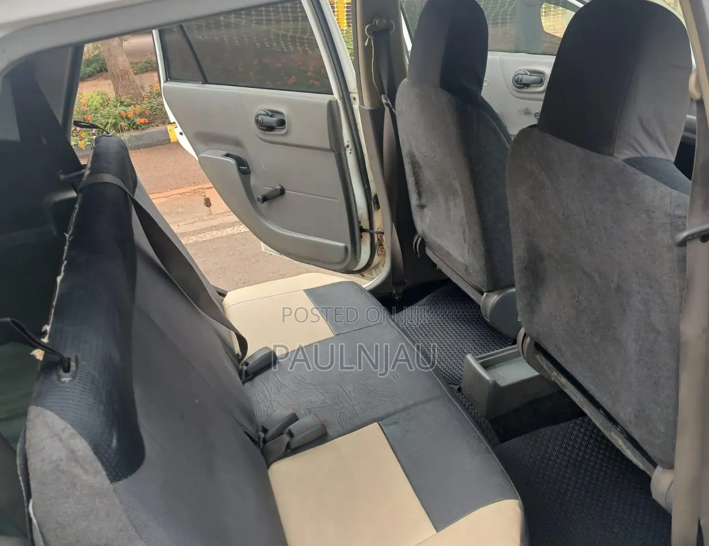Nissan Advan 2004 White