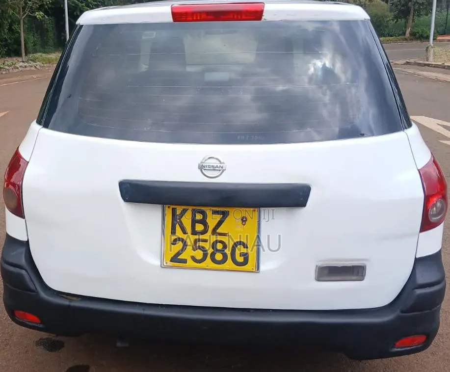 Nissan Advan 2004 White