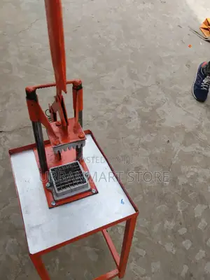 Chips Cutter With Sharp Cutting Blades