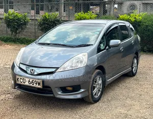 Honda Fit Shuttle 1.3 Hybrid 2WD 2012 Gray