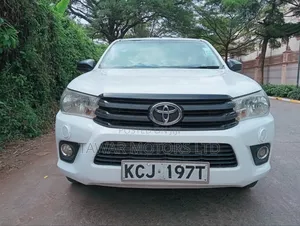 Toyota Hilux 2016 White