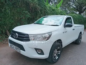 Toyota Hilux 2016 White