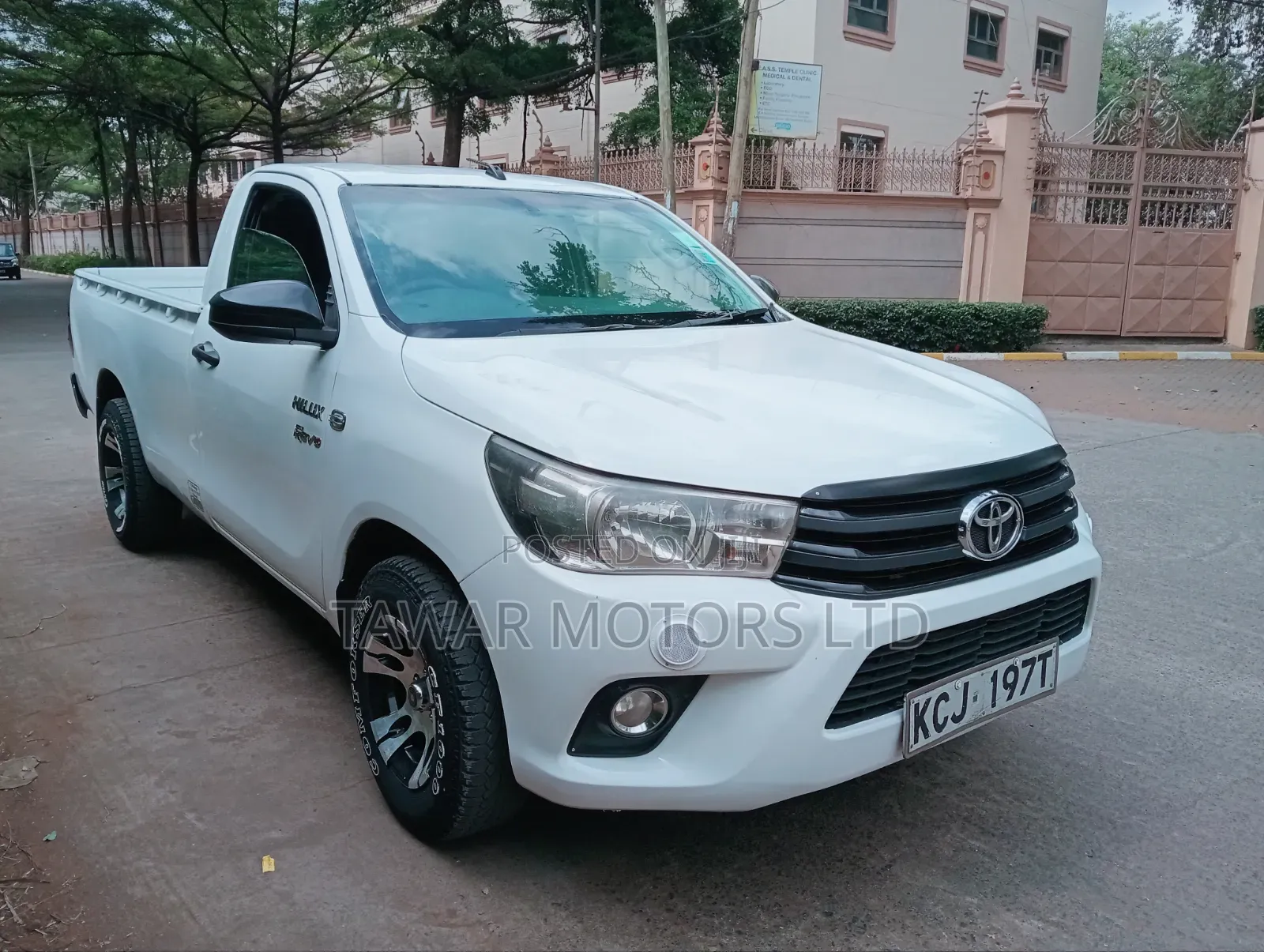 Toyota Hilux 2016 White