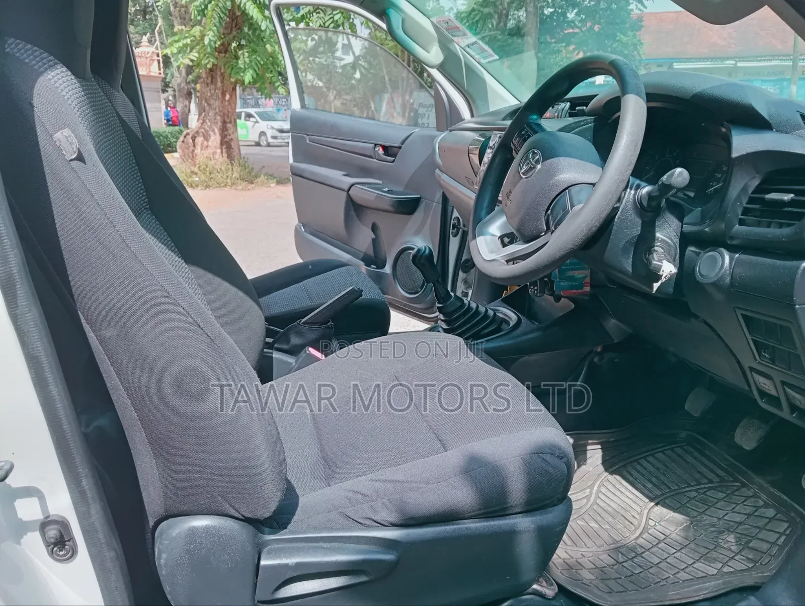 Toyota Hilux 2016 White