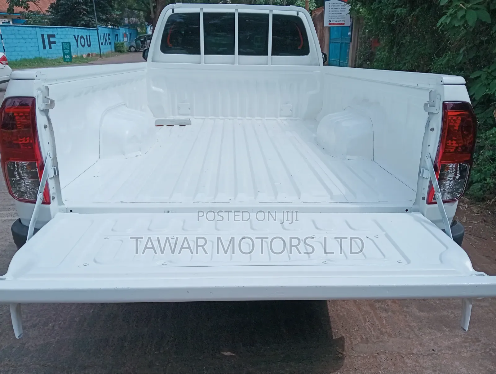 Toyota Hilux 2016 White