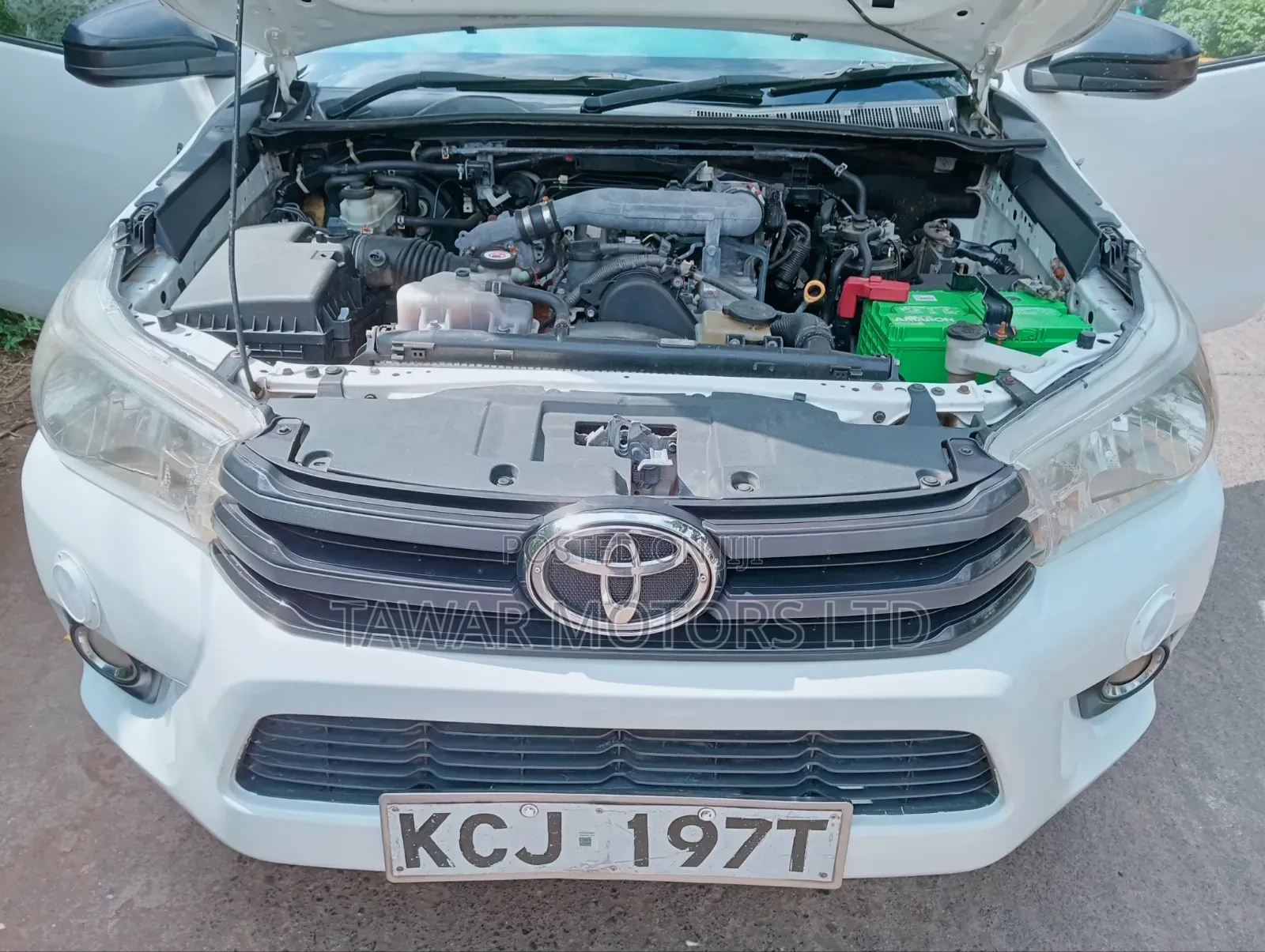 Toyota Hilux 2016 White