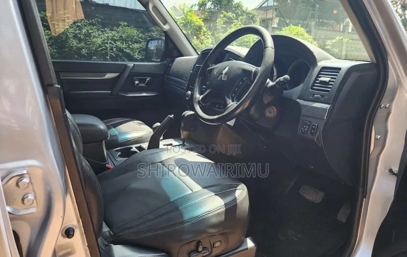 Mitsubishi Pajero 2010 Silver