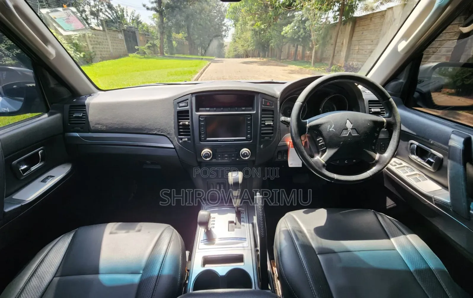 Mitsubishi Pajero 2010 Silver