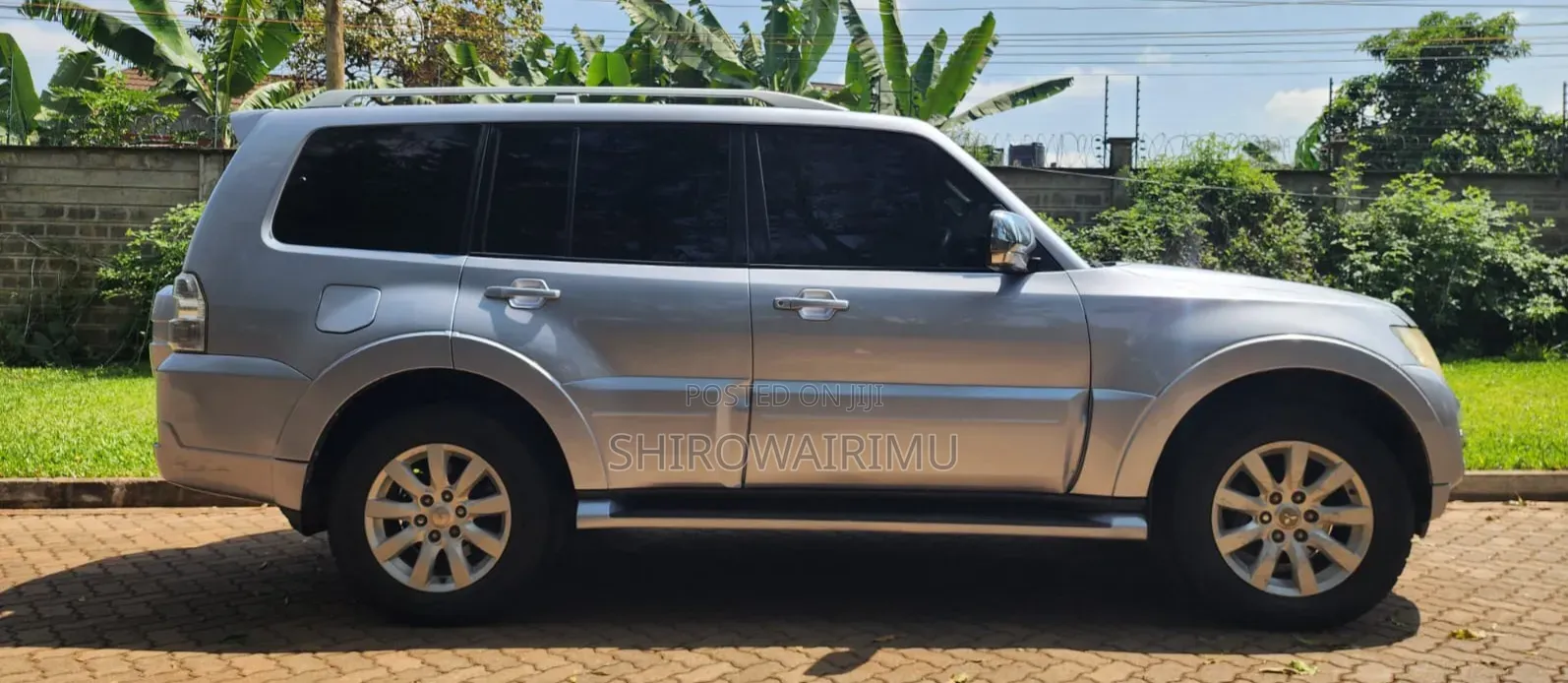 Mitsubishi Pajero 2010 Silver