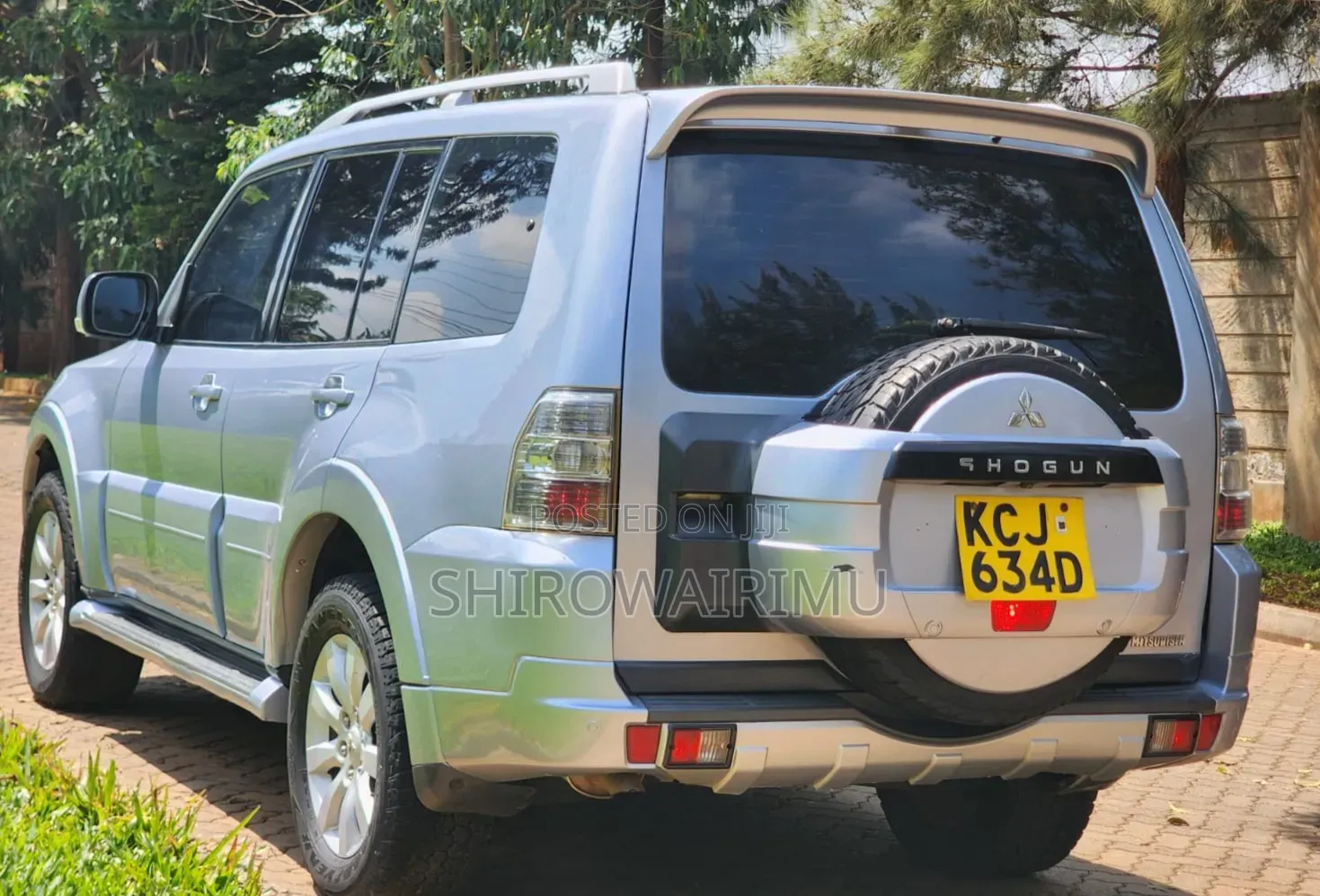 Mitsubishi Pajero 2010 Silver