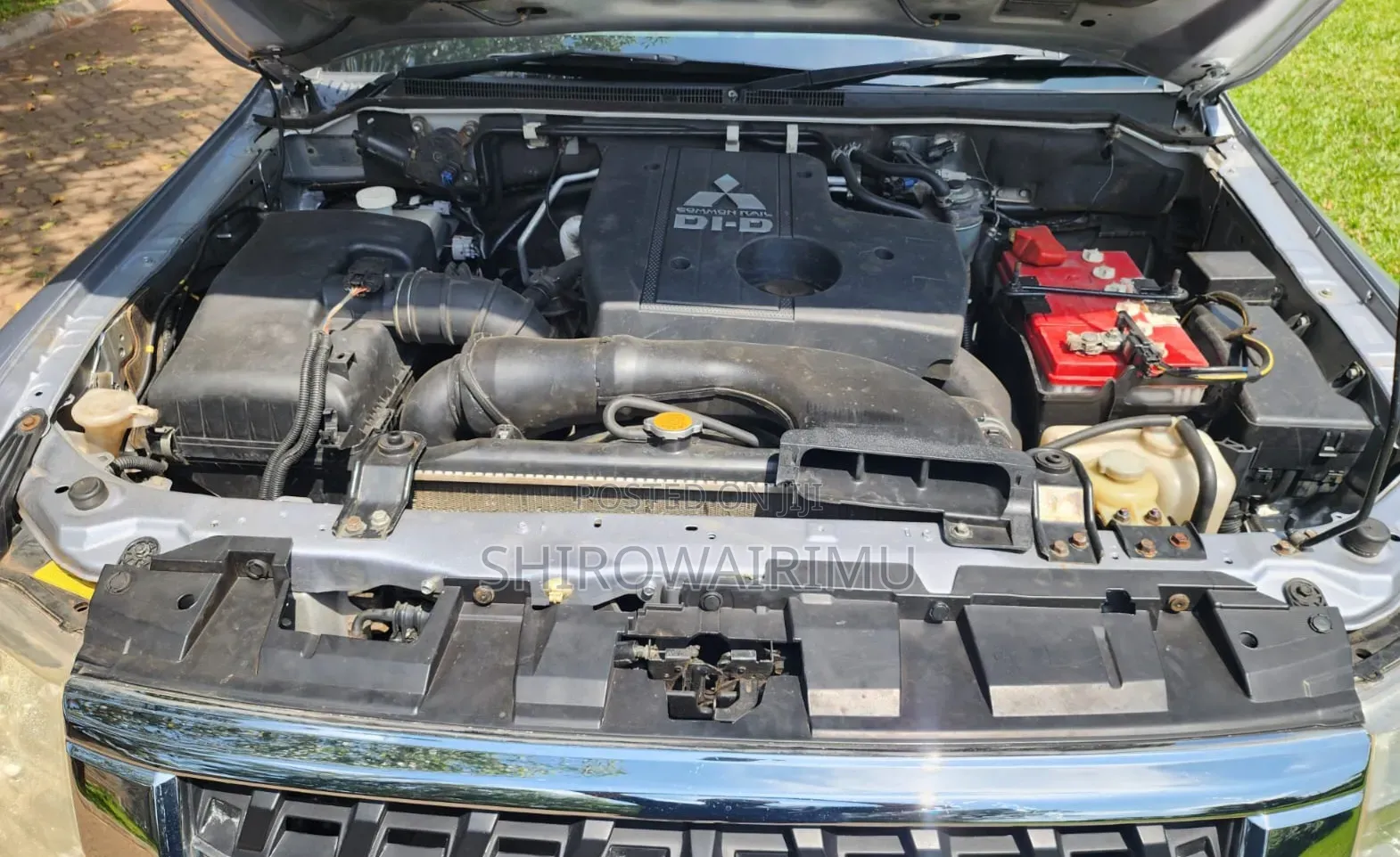 Mitsubishi Pajero 2010 Silver