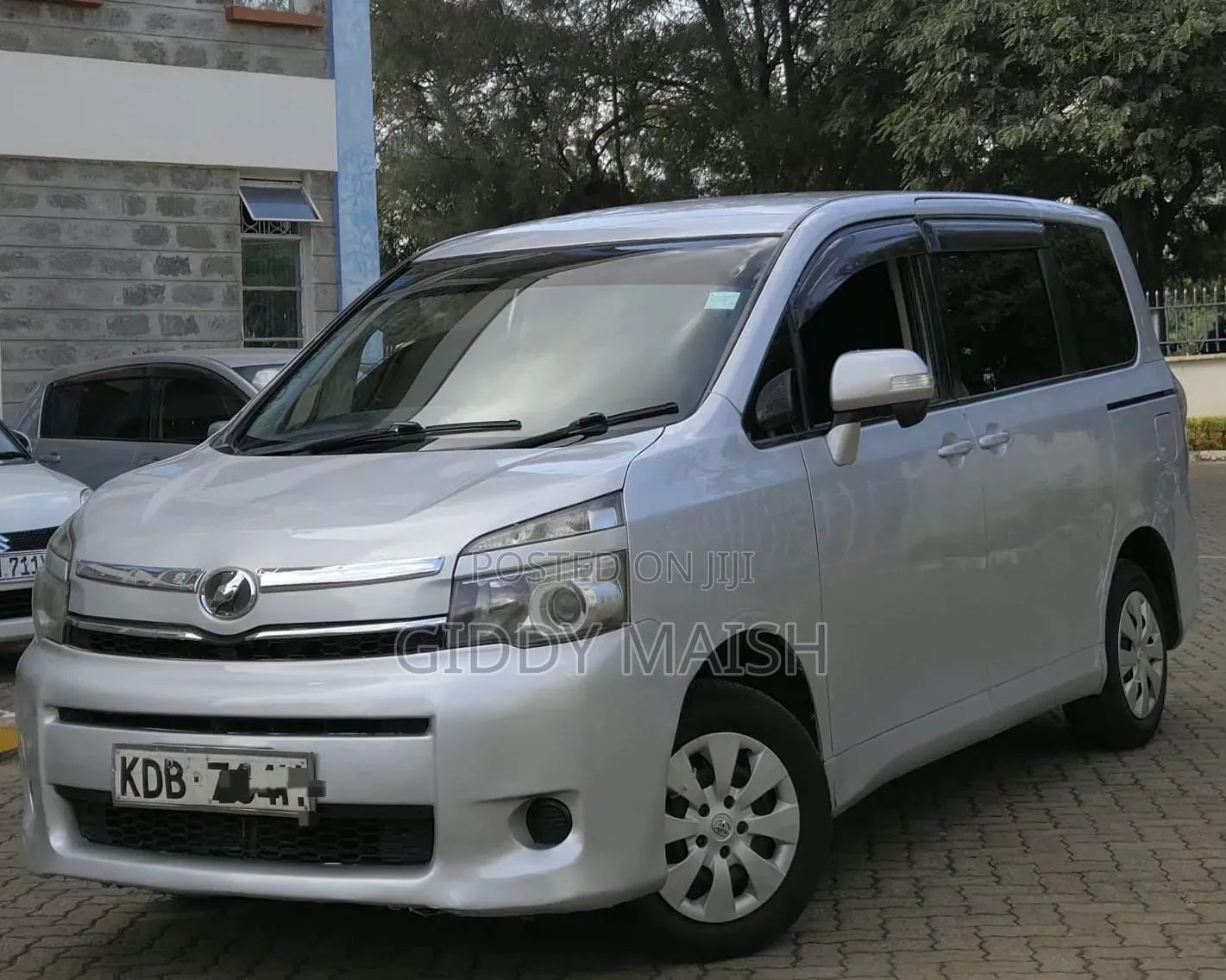 Toyota Noah 2013 Silver