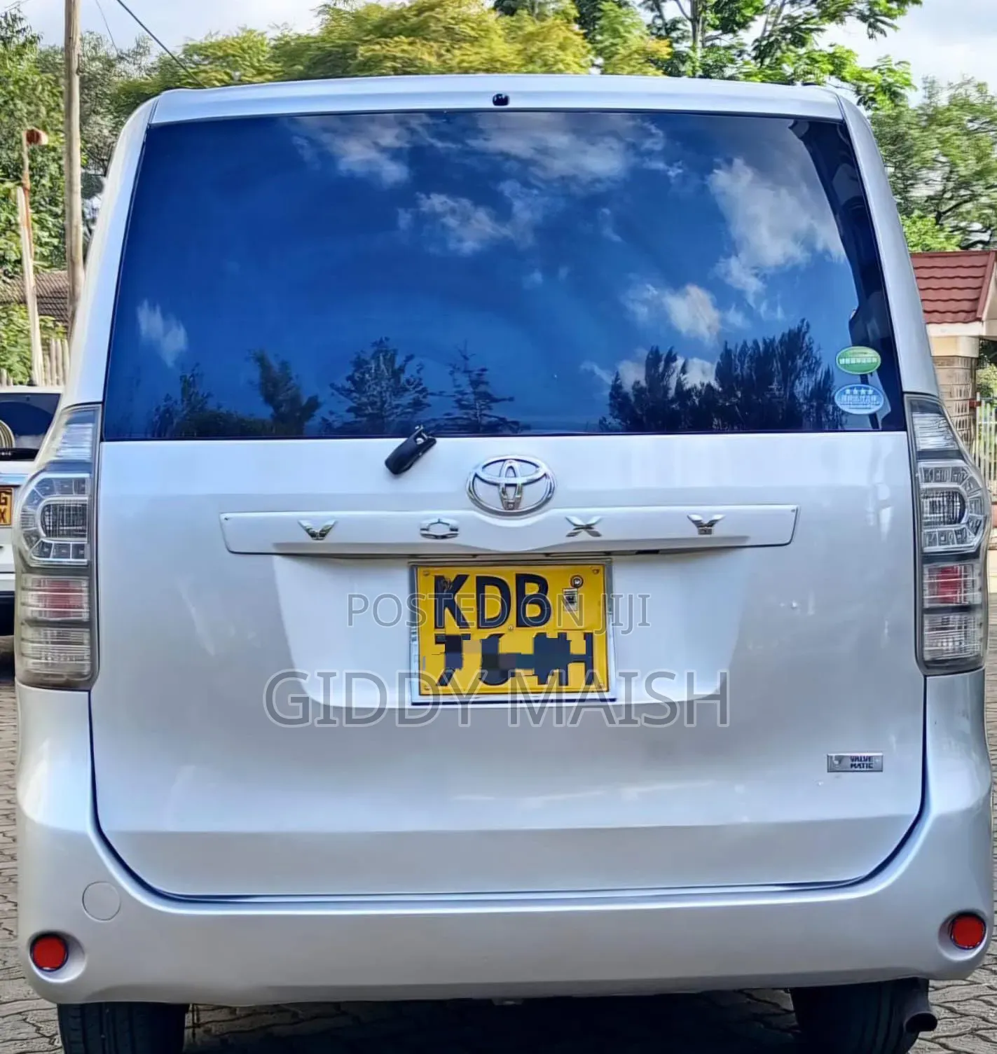 Toyota Noah 2013 Silver