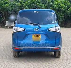 Toyota Sienta 2016 Blue