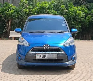 Toyota Sienta 2016 Blue