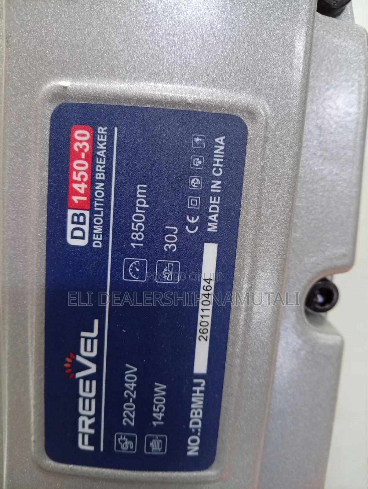 Freevel 1450w Construction Grade Concrete Breaker With SDS Hex Chisels